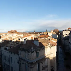https://la-vue-des-papes-hypercentre-parking.fr-provencehotel.com